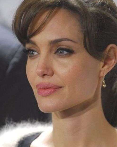 Female Celebrities With Strong Jawlines